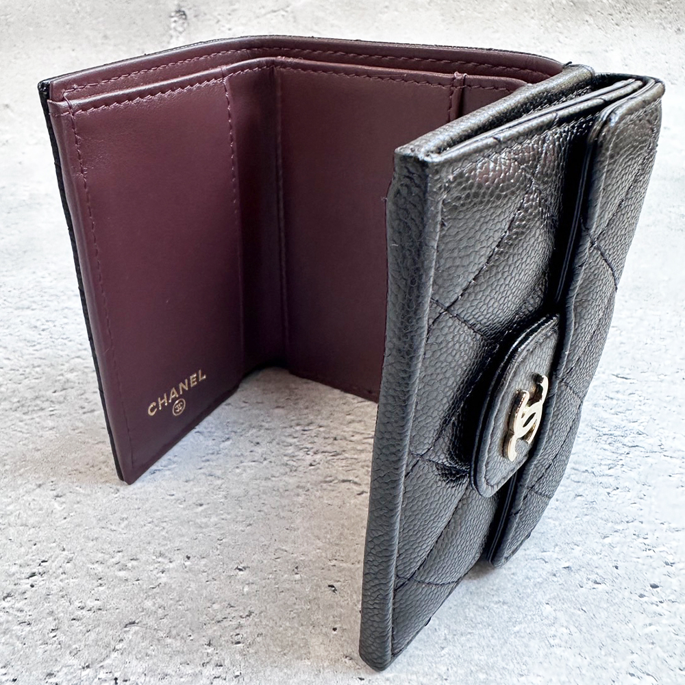 CHANEL 三つ折り財布 キルティングレザー